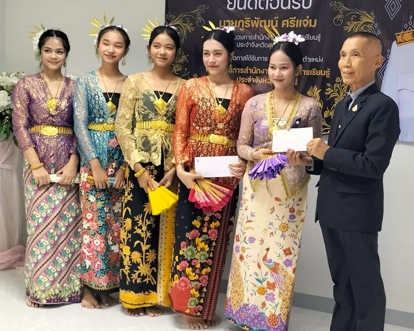 Year 4 BMSP Students Perform Thai Dance